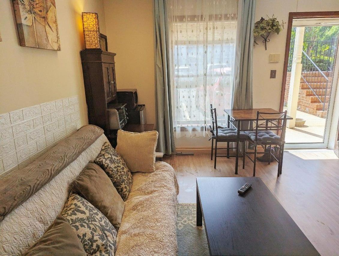 Uptown Area, Cozy King Suite, Quiet And Private, Free Parking, Walk To Restaurants Charlotte Extérieur photo