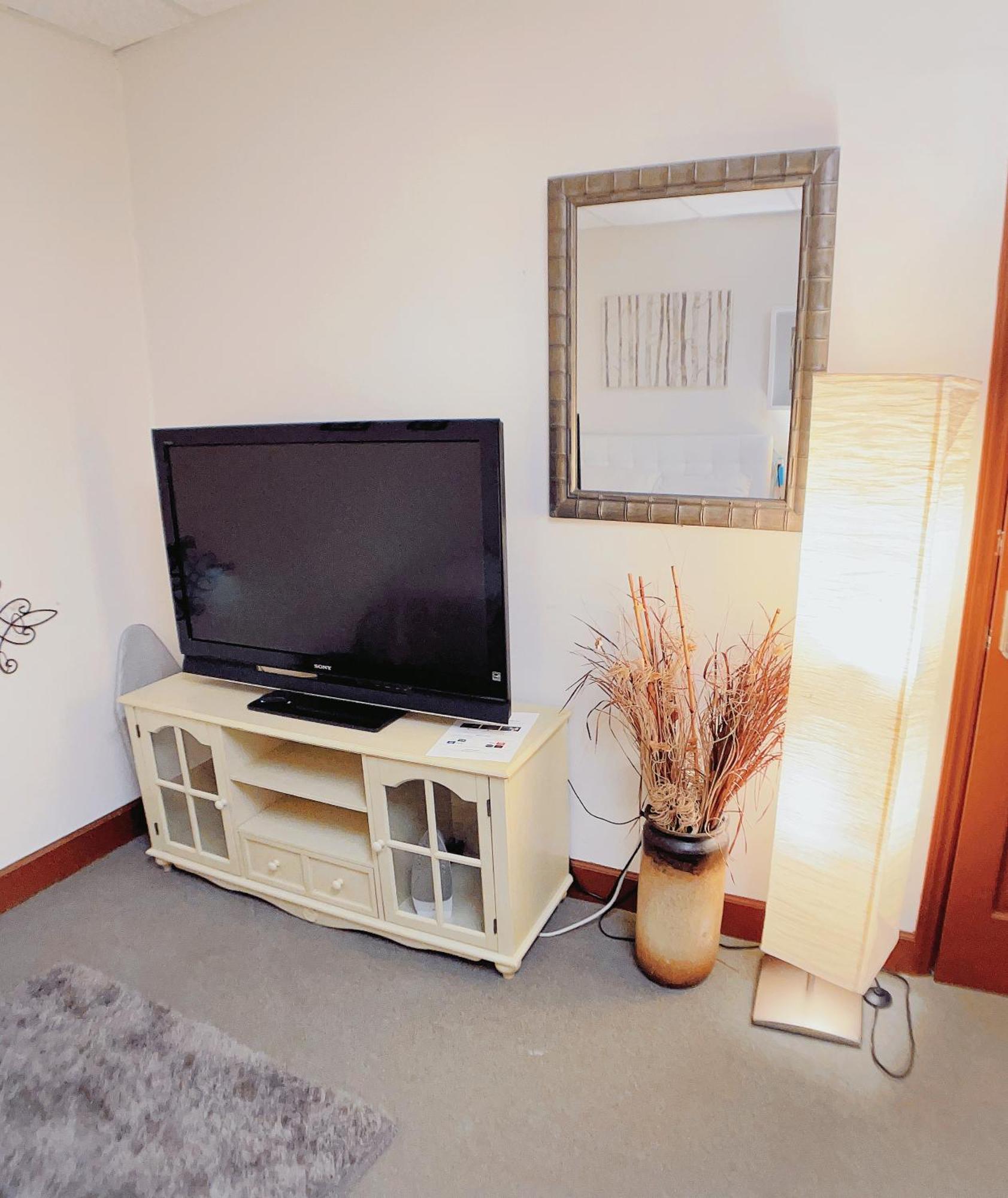 Uptown Area, Cozy King Suite, Quiet And Private, Free Parking, Walk To Restaurants Charlotte Extérieur photo